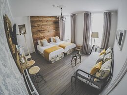 Antique House B&B