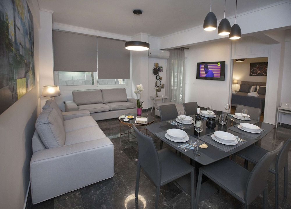 Unique Apartment near Acropolis by GHH