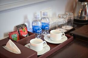 Manoir Des Arts Hotel