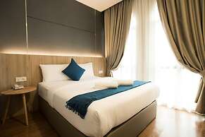 CIQ HOTEL at Jalan Trus