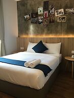 CIQ HOTEL at Jalan Trus