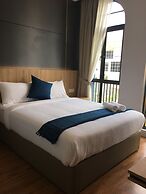 CIQ HOTEL at Jalan Trus