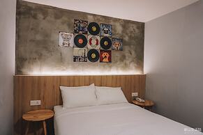CIQ HOTEL at Jalan Trus
