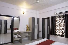 Hotel Amit Palace