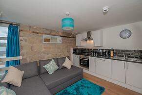 Kirkstall Bridge Apartments - 25