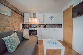 Kirkstall Bridge Apartments - 25