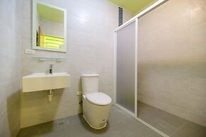 Summer Sea Hostel