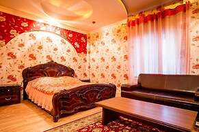 Garden Hotel