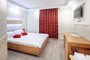 Garden Hotel