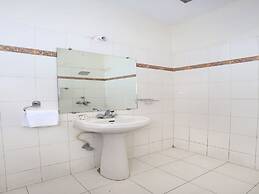 OYO 990 Hotel Paradise