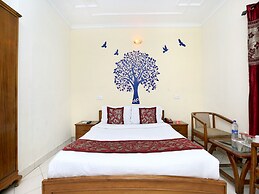 OYO 990 Hotel Paradise