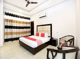 OYO 1355 Hotel Dream