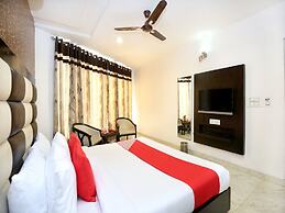 OYO 1355 Hotel Dream