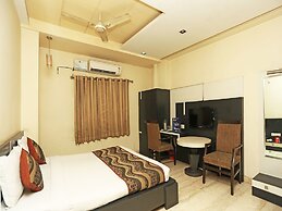 OYO 1671 Hotel Sundaram
