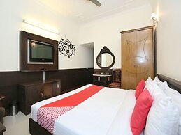 OYO 1933 Hotel City Paradise