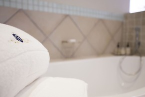 The Browns' Luxury Guest Suites