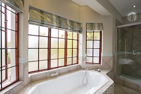 The Browns' Luxury Guest Suites