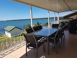 Lake Escape - Lake Macquarie