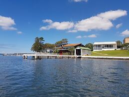 Lake Escape - Lake Macquarie