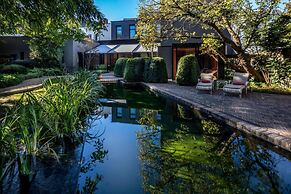 Cabosse, Boutique Palace & Spa