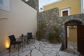 Kaminos Village