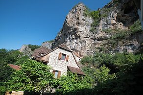 Logis Hôtel Domaine les Falaises