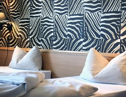 Bavaria Safari Hotel