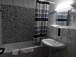 Bavaria Safari Hotel