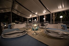 Apollo Beach Hotel
