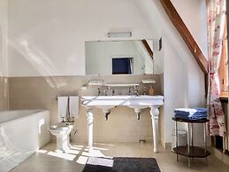 Le Logis D'arniere