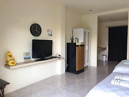 RoomQuest One Bangsaray