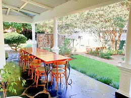 Bauhenia Guesthouse