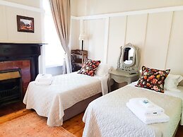 Bauhenia Guesthouse