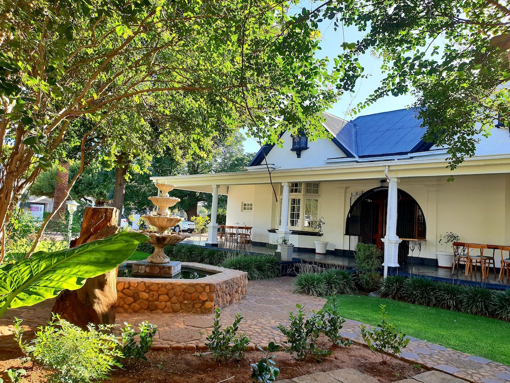 Bauhenia Guesthouse