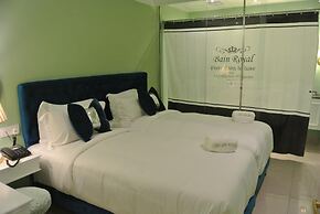 1 Day Car Hotel Station 18