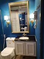 1 Day Car Hotel Station 18
