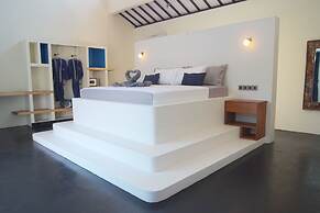 Stay Shark Villas