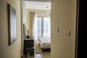 Deluxe Apartment with Lake View