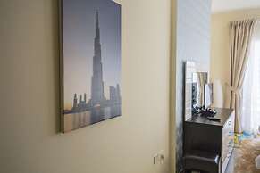 Deluxe Apartment with Lake View
