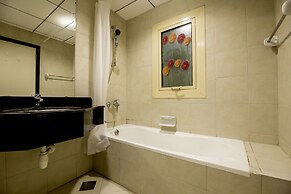 Deluxe Apartment with Lake View