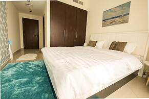 Deluxe Apartment with Lake View