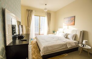 Deluxe Apartment with Lake View