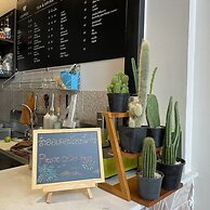 HP House Cafe'