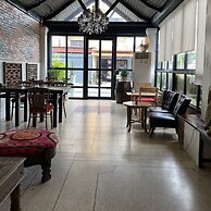 HP House Cafe'