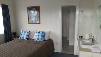 Redwood Lodge Motel