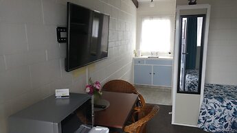 Redwood Lodge Motel