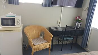 Redwood Lodge Motel