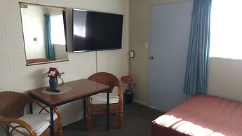 Redwood Lodge Motel