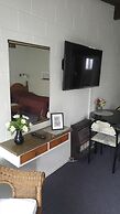Redwood Lodge Motel