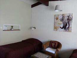 Redwood Lodge Motel